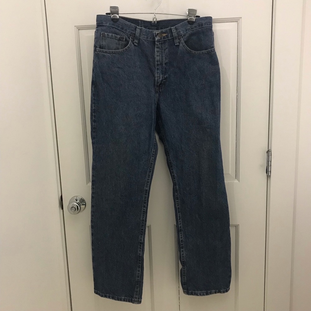 EUC Wrangler Classic Regular Fit 33x30 Medium Wash